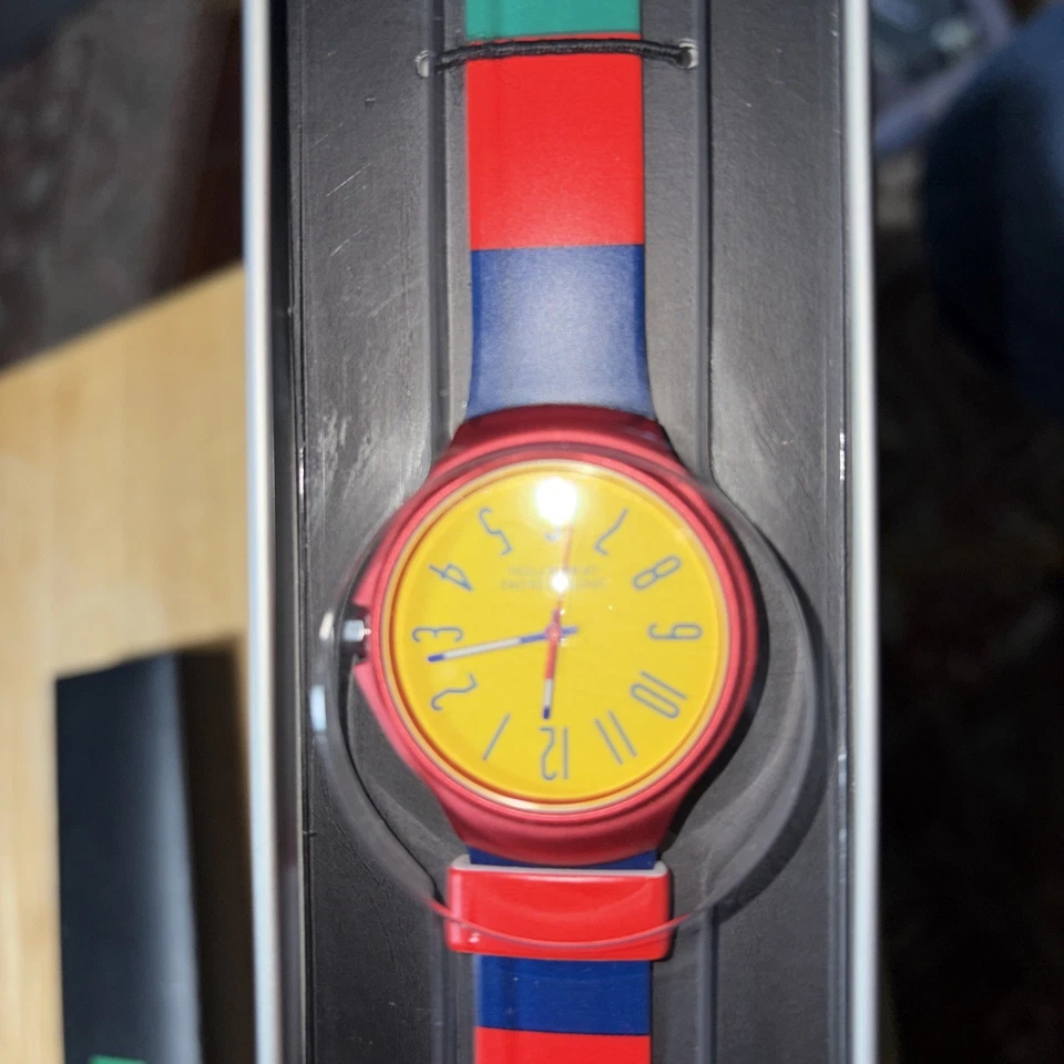 骆驼雪茄 x 联合颜色贝纳顿手表黄色表盘带显示盒  — 第 2/4 张图片