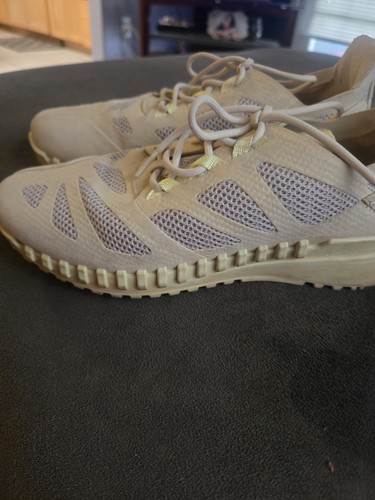 Ecco Size 39 Tennis Shoes Excellent Condition