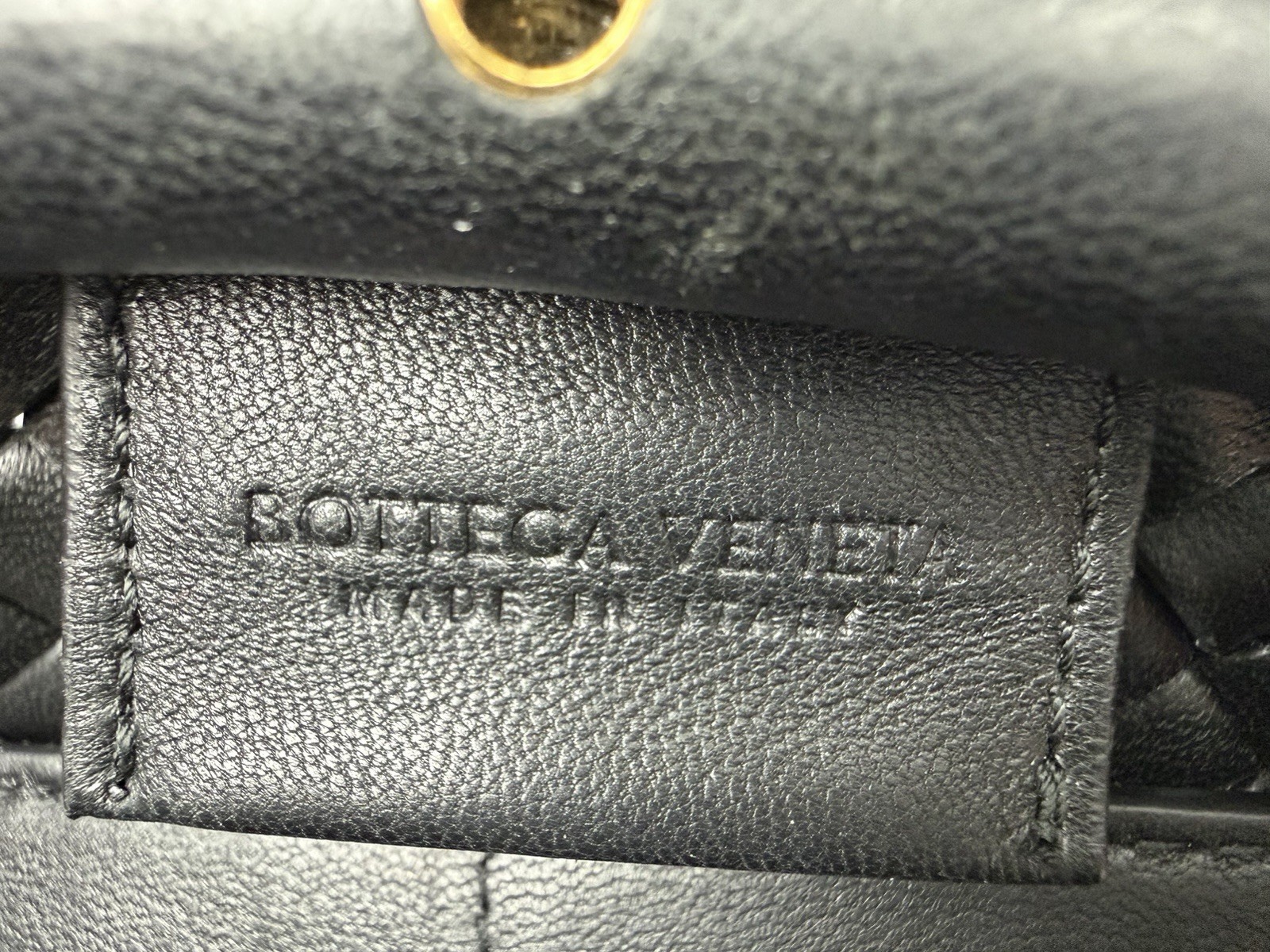 Bottega Veneta Medium Handle Bag in Black Intrecciato Leather D4 thumbnail 11