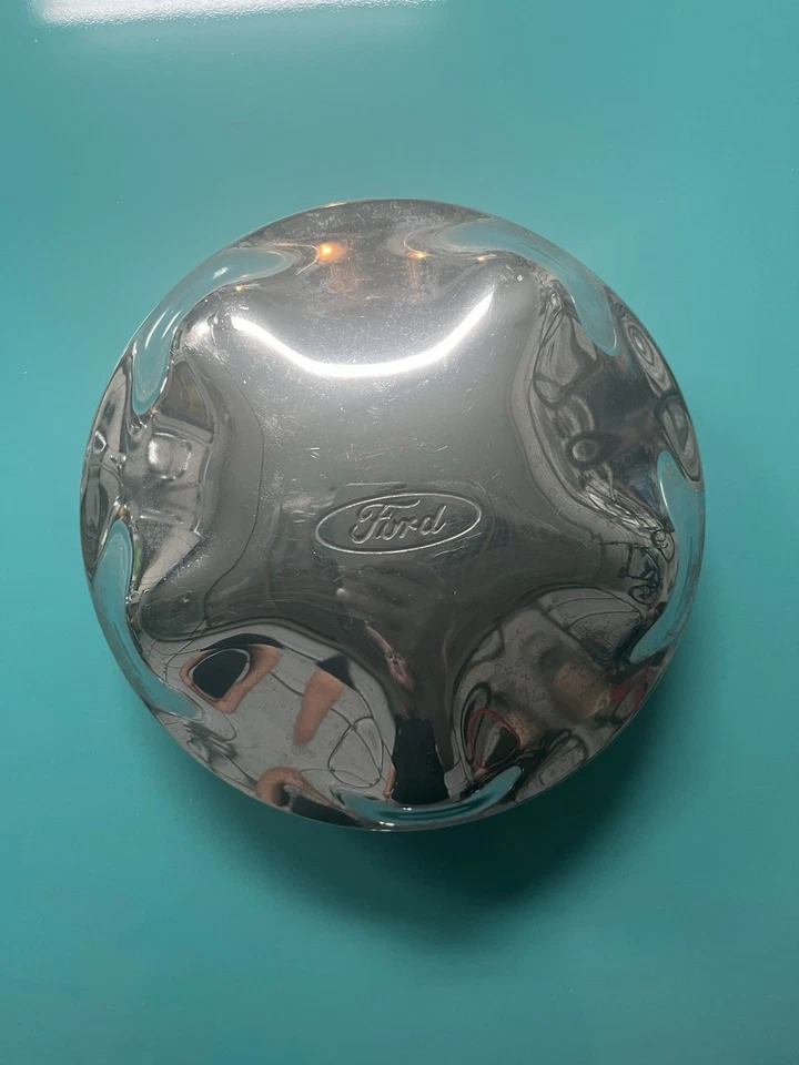 Tapa central Ford F-150 Heritage Expedition Lobo 2000-04 85804 YL34-1AO96-GB Foto 2 de 4