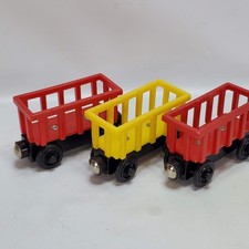 Thomas and Friends Wooden Railway Circus Train Cars Set Red Yellow Lot of 3
