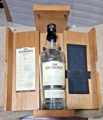 Glenlivet Single Malt Scotch Whisky XXV 25 Years Age Wooden box w/ Empty Bottle