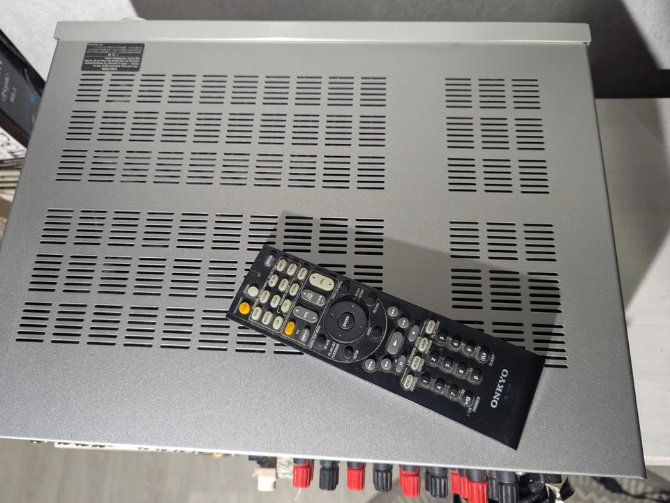 Onkyo TX-SR606 7.1 Dolby Surround AV Receiver, 4x HDMI, 550 Watt ( High End ? ) - Bild 4 von 4