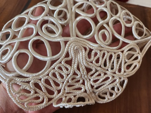 Ancien coiffe sainé blanche broderie jamais utilisée B3 - Picture 2 of 4