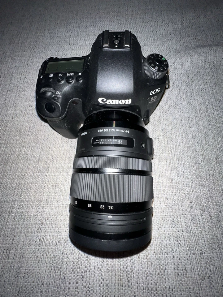 Lente artística Sigma 24-70 mm f/2,8 (solo lente) Foto 2 de 4