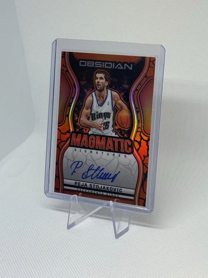 2024-25 Panini Obsidian Peja Stojakovic Magmatic Auto/99 #MS-PJA Foto 3 de 4