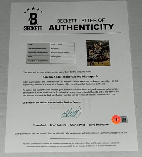 Kareem Abdul Jabbar signed Bucks Framed & Matted 16x20 photo Beckett LOA - Picture 3 of 5