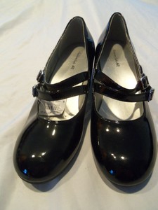 shiny black mary jane shoes