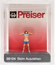 HO Scale Preiser Kg 28124 Lady/Woman Razing Shirt Undressing Figure