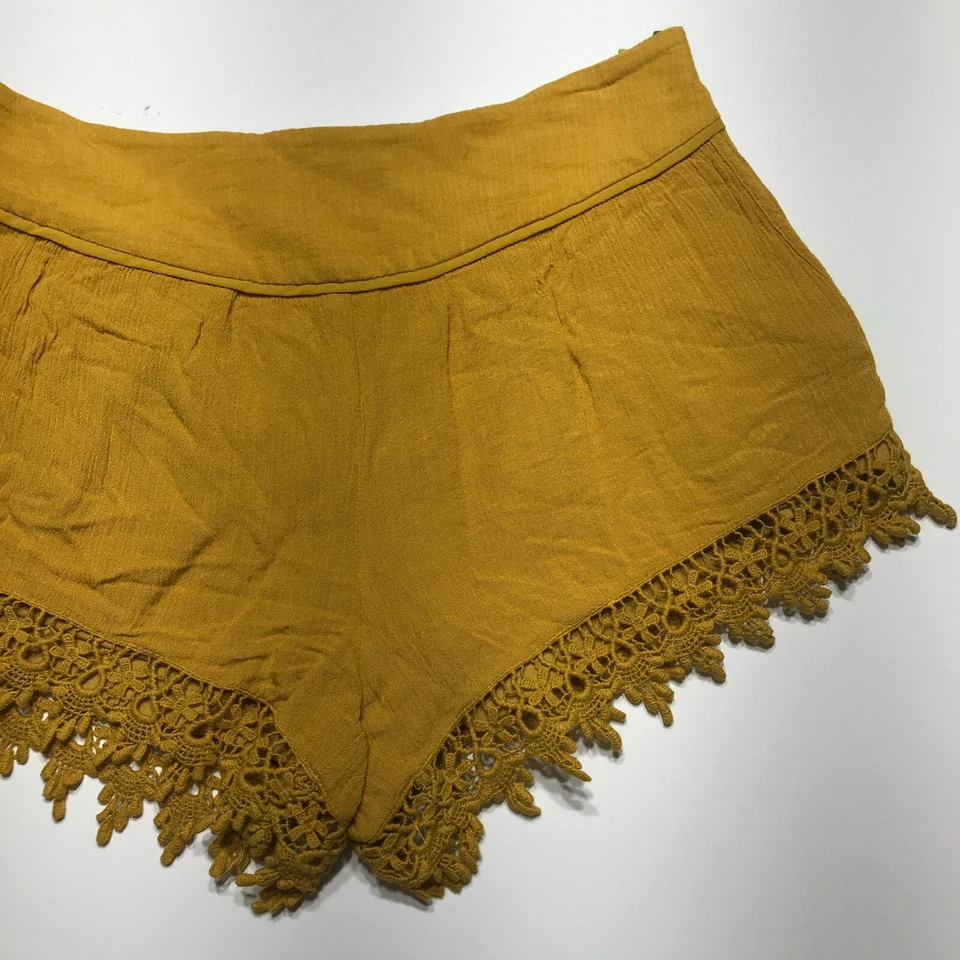 Pantalones Cortos Forever 21 Para Mujer Talla XS Cremallera Lateral Amarillo Mostaza Crochet Boho Recortados  Foto 4 de 4