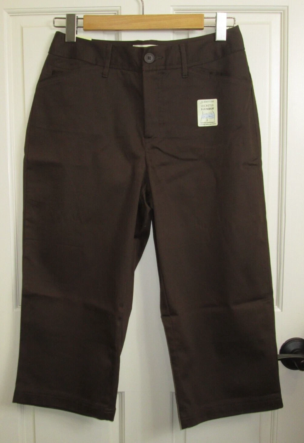 NWT St Johns Bay Brown Capri Pants Womens Size 8 29x19 Secretly Slender 42-31382