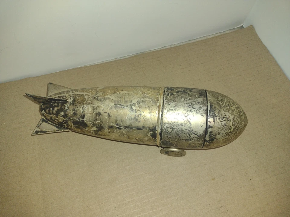 VNTG Restoration Hardware Remarkable Zepplin Blimp Martini Shaker Silverplate - Image 4 of 4