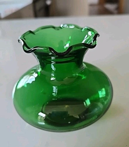Vintage Anchor Hocking Forest Green Glass Ruffled Edge Bud Flower Vase 3.5"