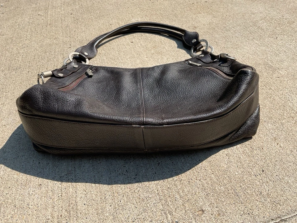 BOLSO DE HOMBRO FABRIZIO POKER CUERO MARRÓN DE ITALIA Foto 2 de 4