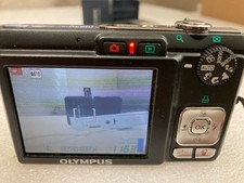Olympus FE-240 Digital Point  Shoot Camera