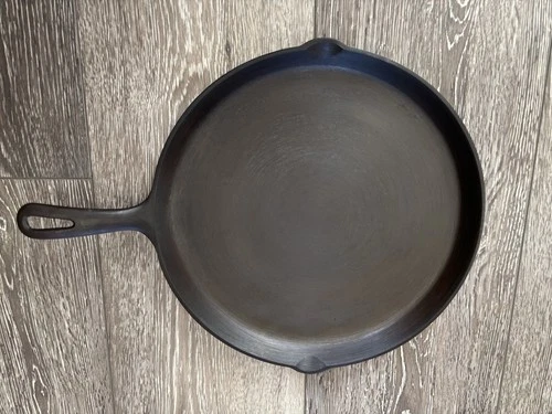 Griswold Cast Iron Small Logo 109 Skillet Griddle