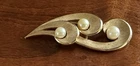 Vintage Signed Crown Trifari Brushed Gold Pearl Brooch Pin Jewelry 2.75 Inch