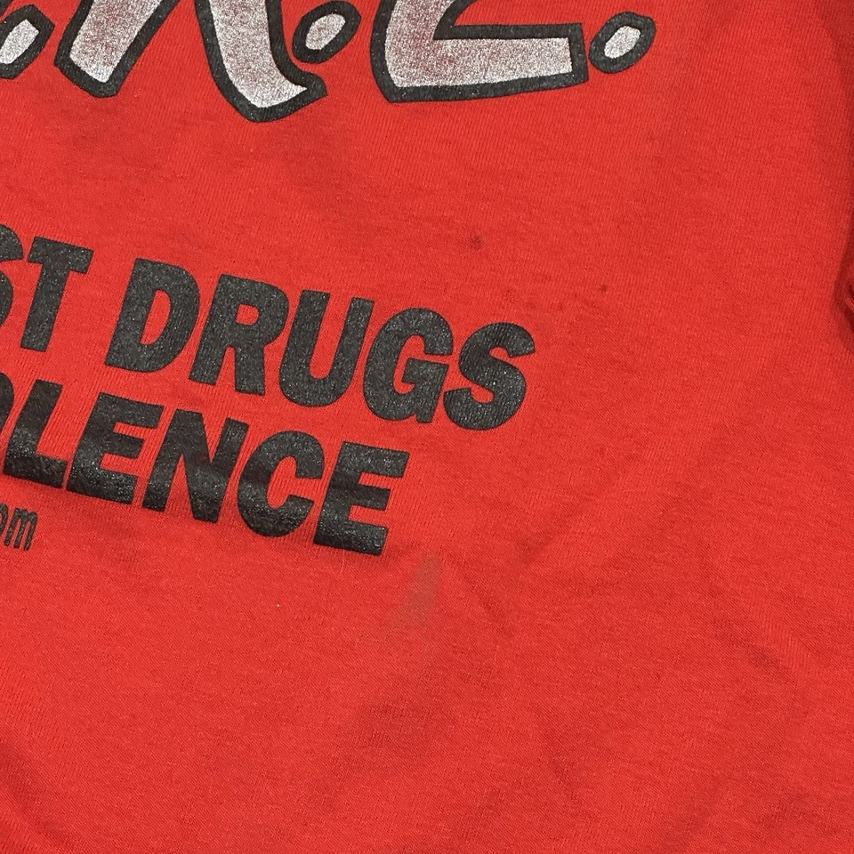 Camisa De Colección Dare Para Hombre Mediana Roja Resiste Drogas Fruta del Telar Plateada Y2K Años 90 Foto 3 de 4