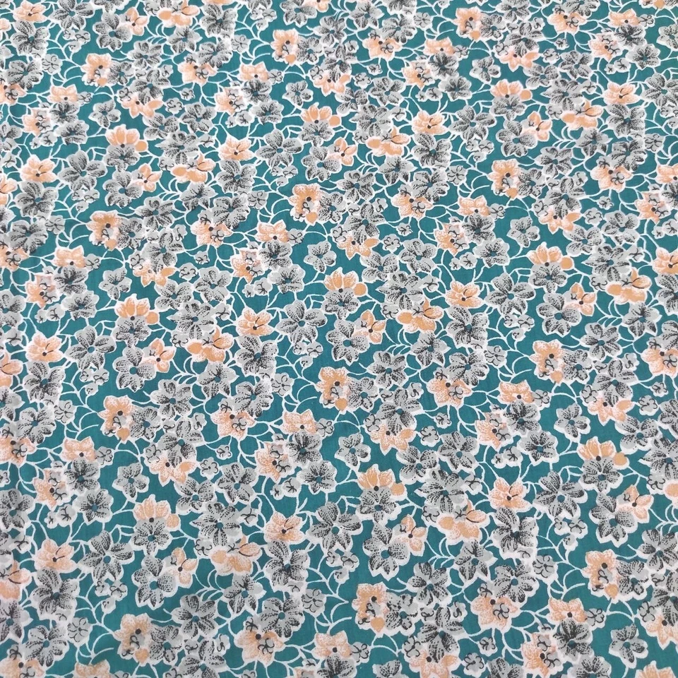 Vintage chintz green floral cotton fabric Quilting sewing and craft  W 34" - Image 2 of 4