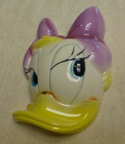 Vintage 1960's Disney Daisy Duck Wall Mask Plaque Figurine Mexico Donald - Picture 2 of 7