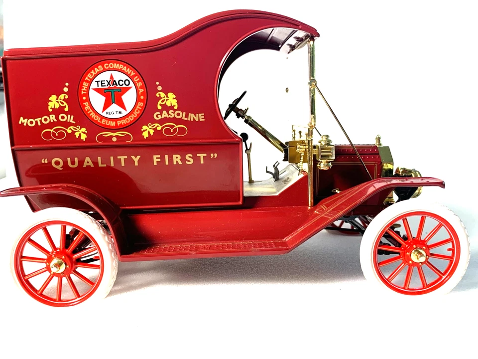 Gearbox 1913 Ford Model T Texaco Truck Burgundy 1:24 Scale Inv. #4044 - Image 2 of 4