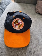 Baseballmütze Kappe Baltimore Orioles Maryland Bundesstaat Flagge Wappen Druckknopflasche Promo SGA