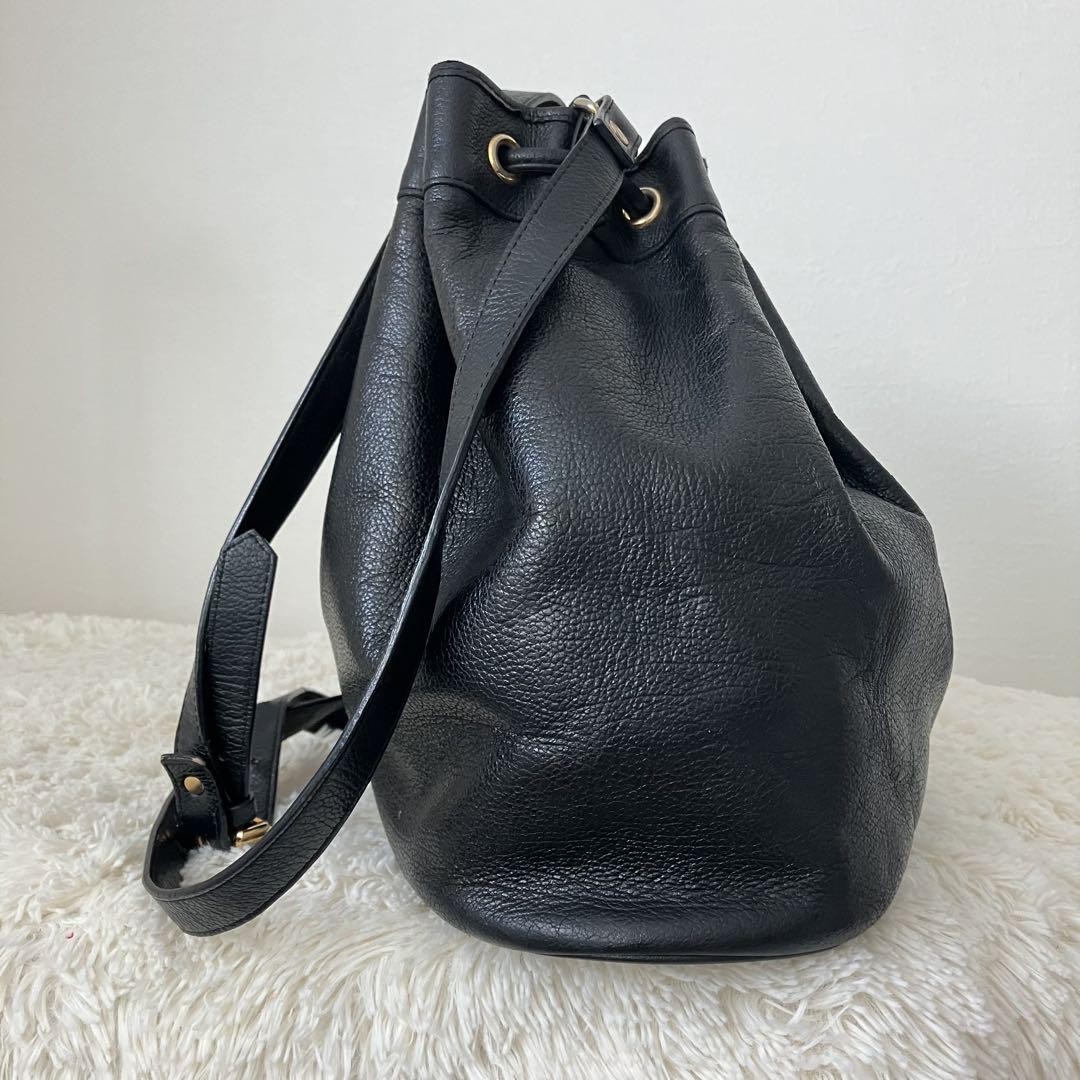 Borsa a tracolla Yves Saint Laurent borsa con coulisse in pelle nera autentica