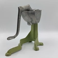 Vtg. Tiffany Casting Co. Cast Aluminum Tabletop Juicer  Green Coating