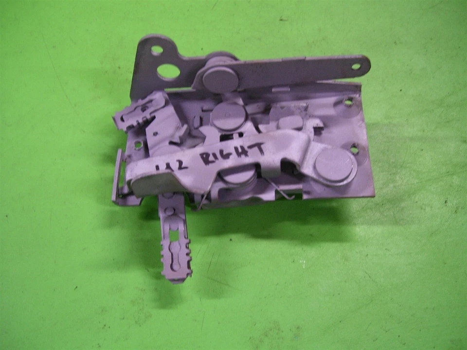 Dodge D100 Sweptline 1970 pestillo de puerta lado derecho del pasajero Foto 2 de 4