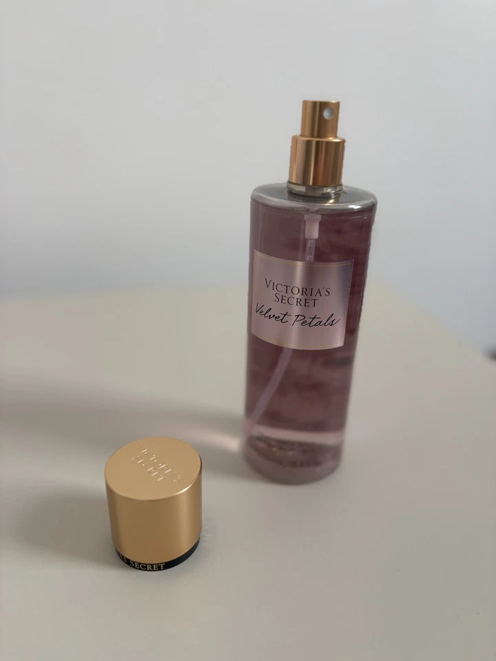 Victoria's Secret Velvet Petals Bodyspray 250 ml (woman) - Bild 4 von 4