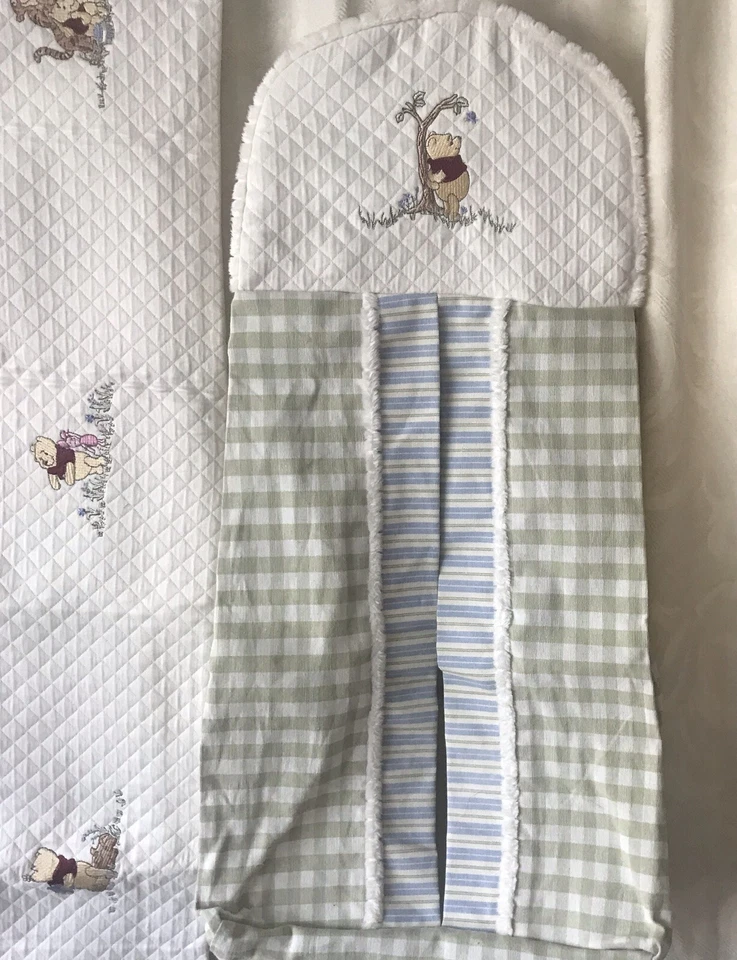 Winnie The Pooh Cenefa Acolchada Bordada Verde/Crema Guinga de Kidsline Foto 3 de 4