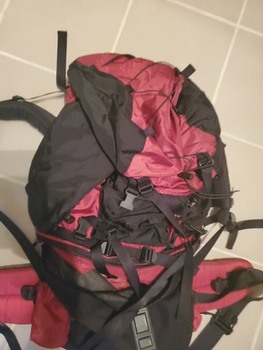 VINTAGE CAMP TRAILS INTERNAL FRAME BACKPACK MAROON/BLACK EUC - 第 2/12 張圖片