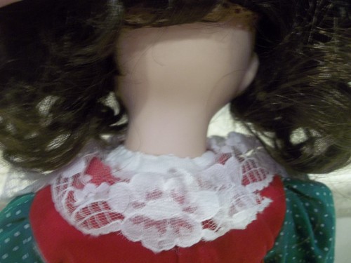 16" Porcelain Doll Noelle Dark Hair Green Red White Dress Stand No Brand - Picture 6 of 7