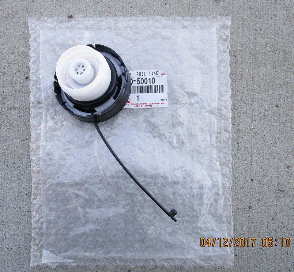 01 - 03 LEXUS RX300 4D SUV FUEL GAS TANK CAP WITH TETHER OEM BRAND NEW 50010 - Image 2 of 2