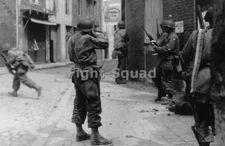 WW2 Picture Photo France 1944 US Forces in D-day 1945 3289