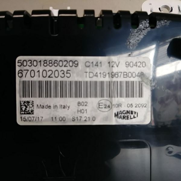 2018 Maserati Levante speedometer gauge instrument cluster 670102035