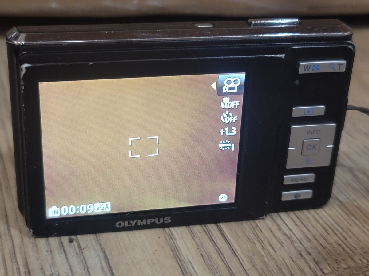 Olympus FE FE-4020 14.0MP Digital Camera - Warm gray for sale