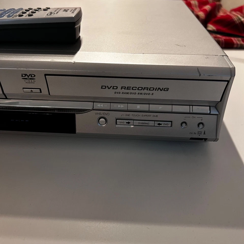 JVC DR-MV5 DVD RecorderVCR ComboVHS to DVD Dubbing Prog Scan Hi-Fi-Tested/Remote - Image 4 of 4