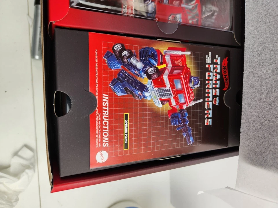 Hot Wheels Transformers Optimus Prime Mattel Creations RLC NEW Rare - Image 4 of 4