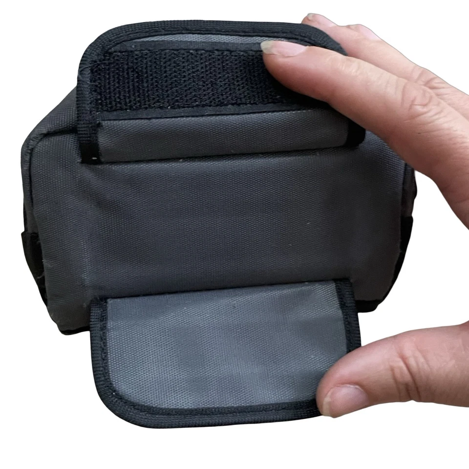 Samsonite Small Camera Pouch 2 zipper pockets hook & loop wide belt loop - Image 4 of 4