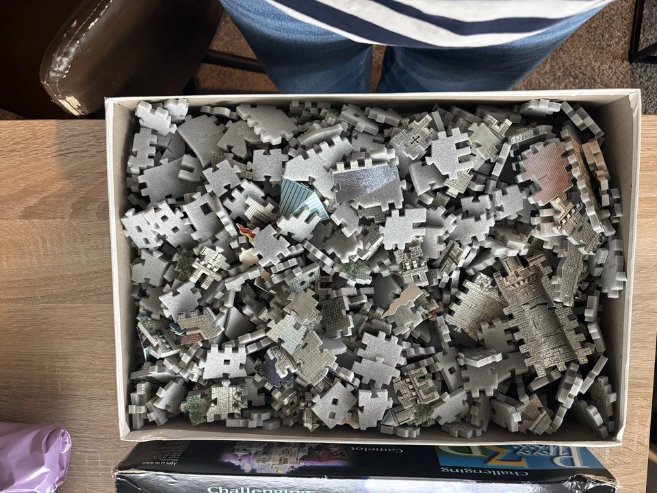 Vintage Puzz3D Camelot 620 Pieces Castle Building Puzzle Game - Image 3 of 4