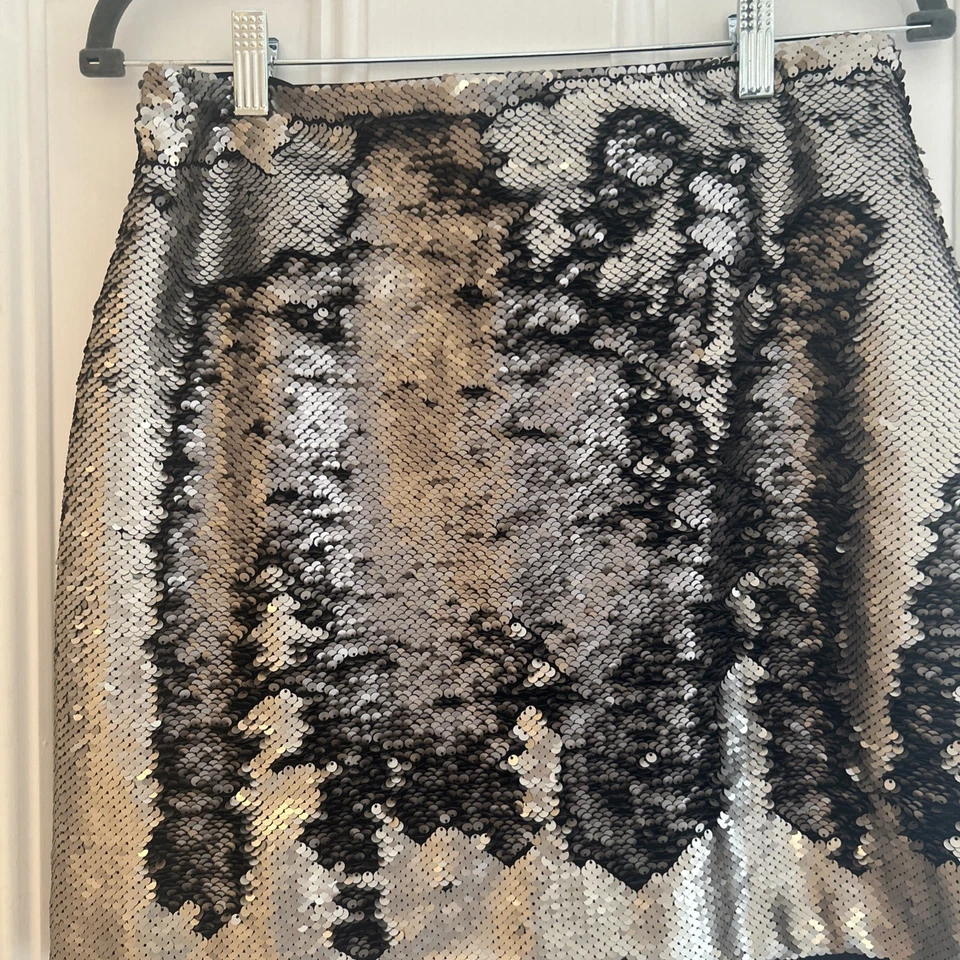 Mint Velvet UK 12 Sequin Mini Skirt *stunning* Approx £100 New Silver Gunmetal - Image 3 of 4