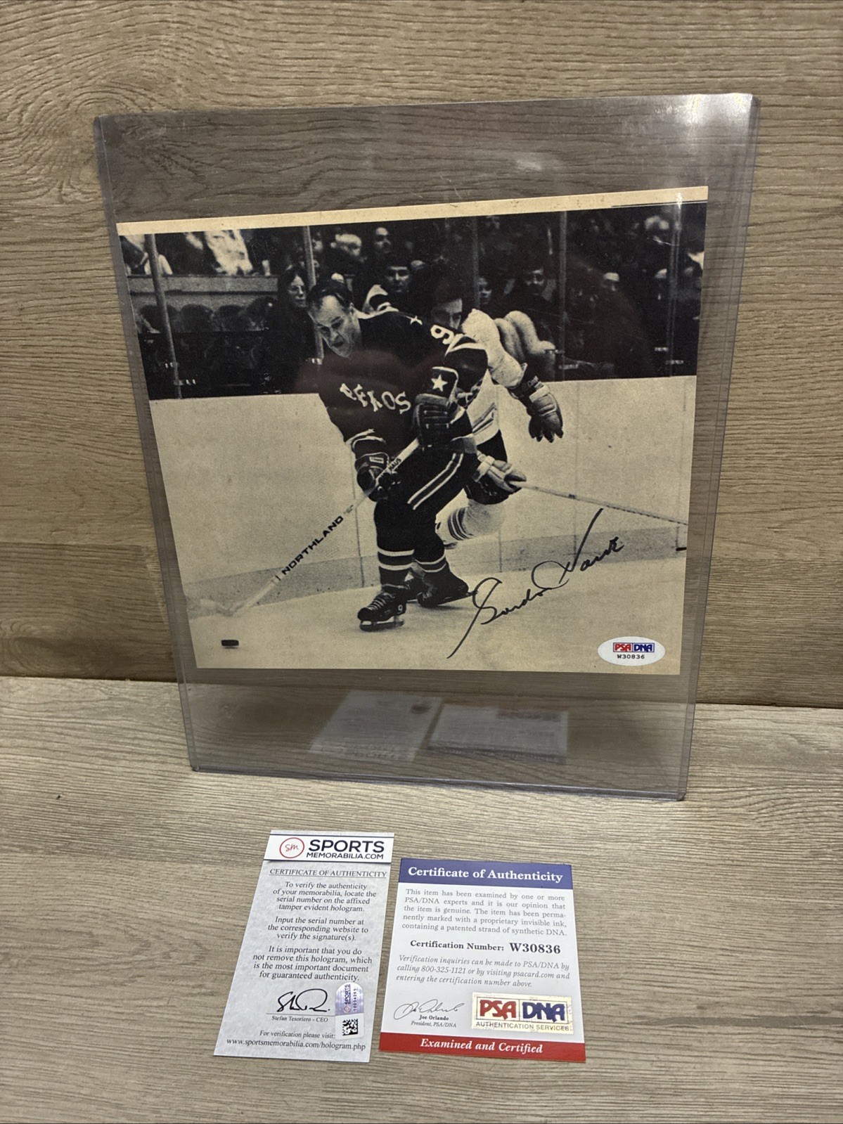 GORDIE HOWE PSA DNA AUTOGRAPH 8x7 MR. HOCKEY SIGNED