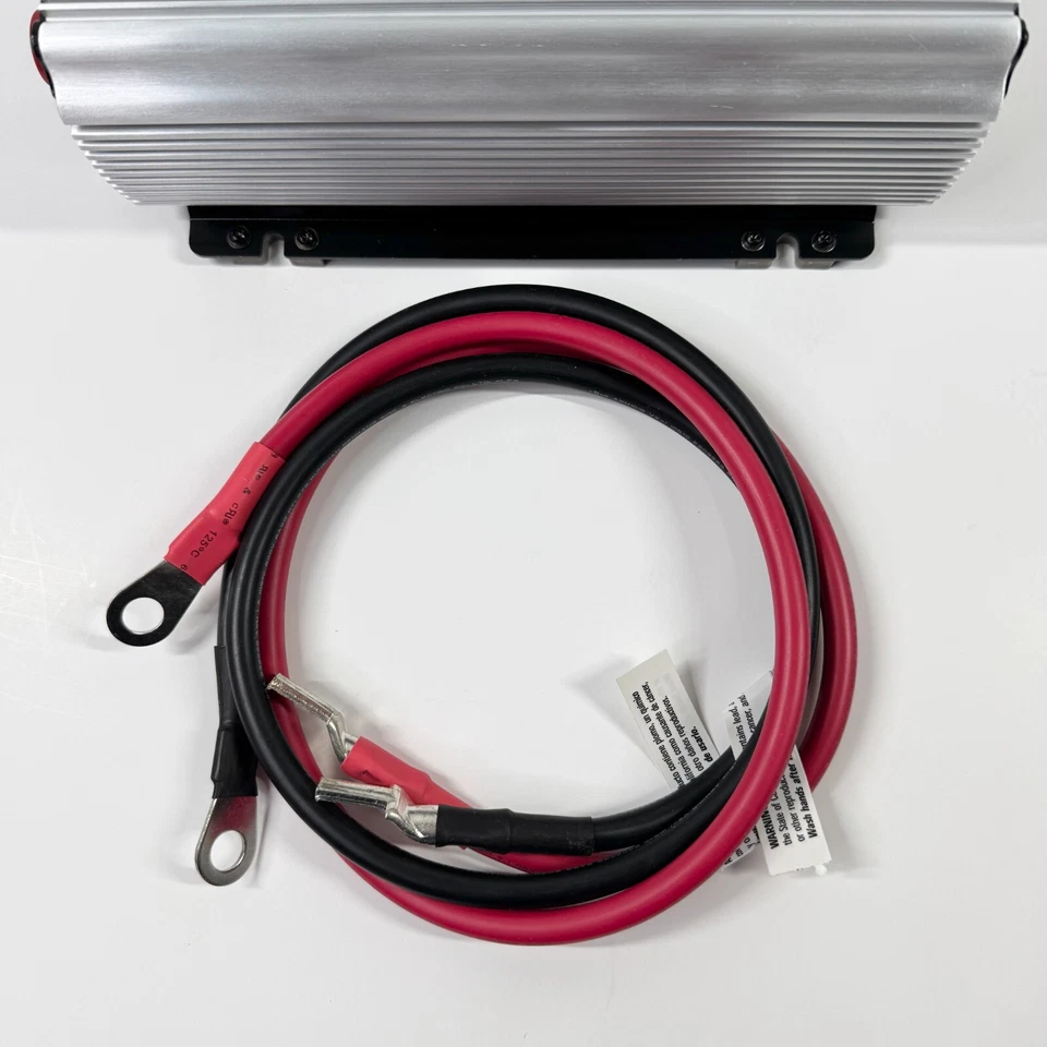 Black & Decker 1000w Power Converter VEC049DCB NEW!  w/ Cables - Image 3 of 4