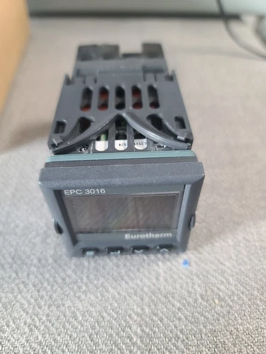 Schneider Electric / Eurotherm EPC 3016 1/16 DIN Process & Temp Cont D100