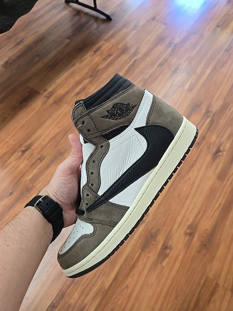 Travis Scott athletic shoe Air Jordan 1 Low x Travis Scott  main image 2