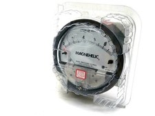 NEW DWYER INSTRUMENTS W18V SE PRESSURE GAUGE 0-10