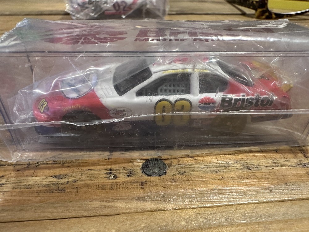 Bristol Motor Speedway Model Car 2003 Number 03