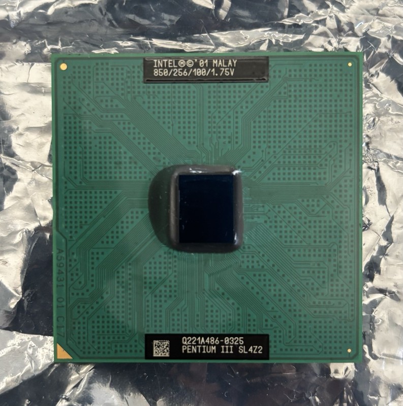 Intel Pentium III SL4Z2 850mhz 256kb Cache 100mhz Vintage CPU
