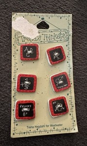 1996 Trena’s Trinkets School Chalkboard Design Ceramic Buttons One Card=6 Pc New